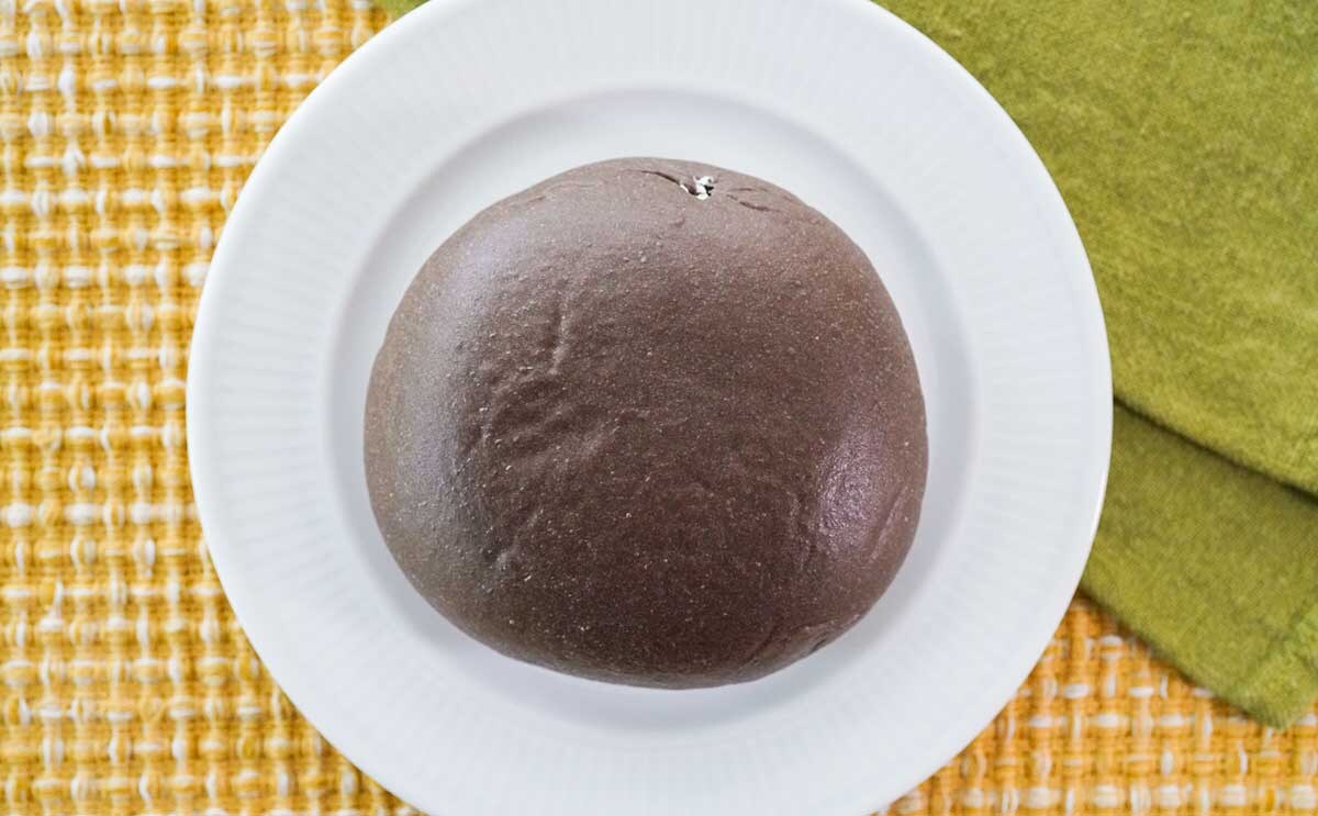 【149円】セブンの真っ黒な新商品が本当においしい