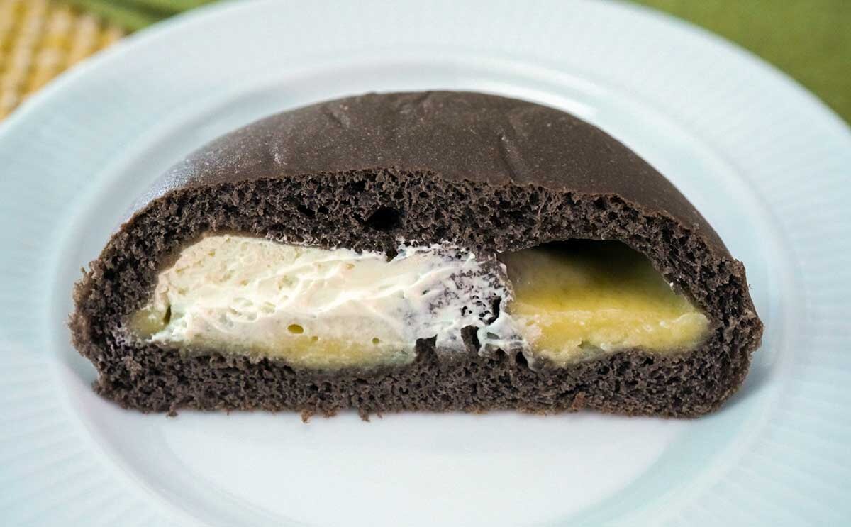 【149円】セブンの真っ黒な新商品が本当においしい