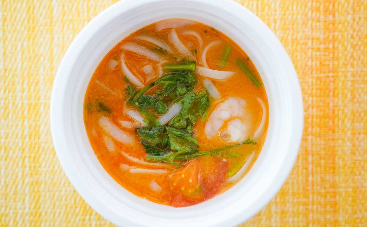 「本当にうまい」「みんなも食べて」【セブン】新作麺がやみつきになる