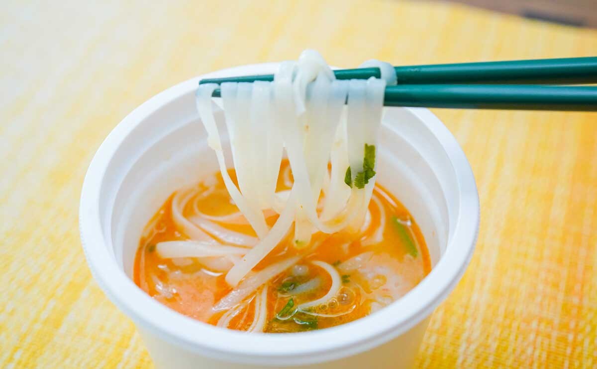 「今年も発売された」「うますぎでしょ」【セブン】に冷しつけ麺登場【おすすめ3選】