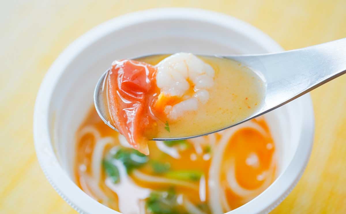 「本当にうまい」「みんなも食べて」【セブン】新作麺がやみつきになる