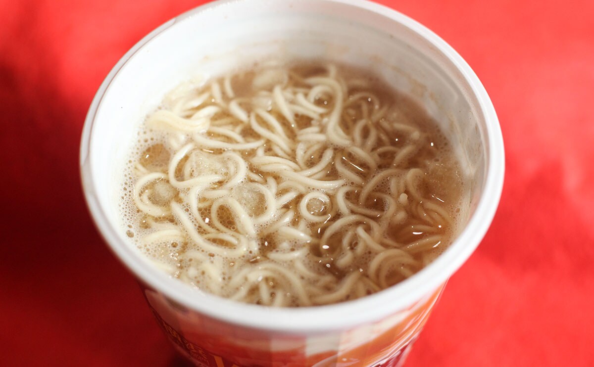 箱買いする人も!? 人気店監修の『カップ麺』を【ファミマ】で!