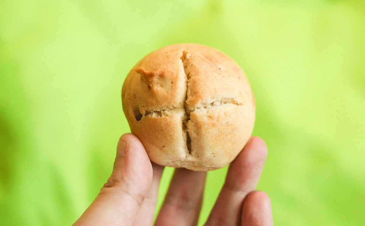 「上品な甘食」「ただのパン」の声も。異論はあるけどおいしい【セブン】新商品