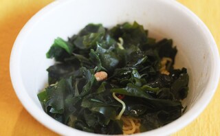 「これはあたり」「罪悪感なし」思わず笑っちゃう“ビジュやばめ”なカップ麺