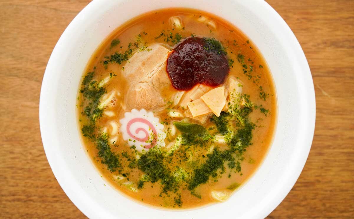 【セブン】行列の絶えない銘店の味がカップ麺で登場！