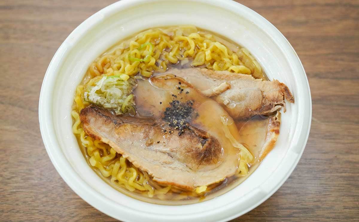 めちゃでかチャーシュー2枚入り【セブン】新発売ラーメンとは？