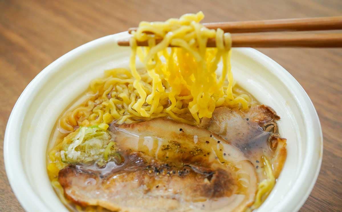 めちゃでかチャーシュー2枚入り【セブン】新発売ラーメンとは?