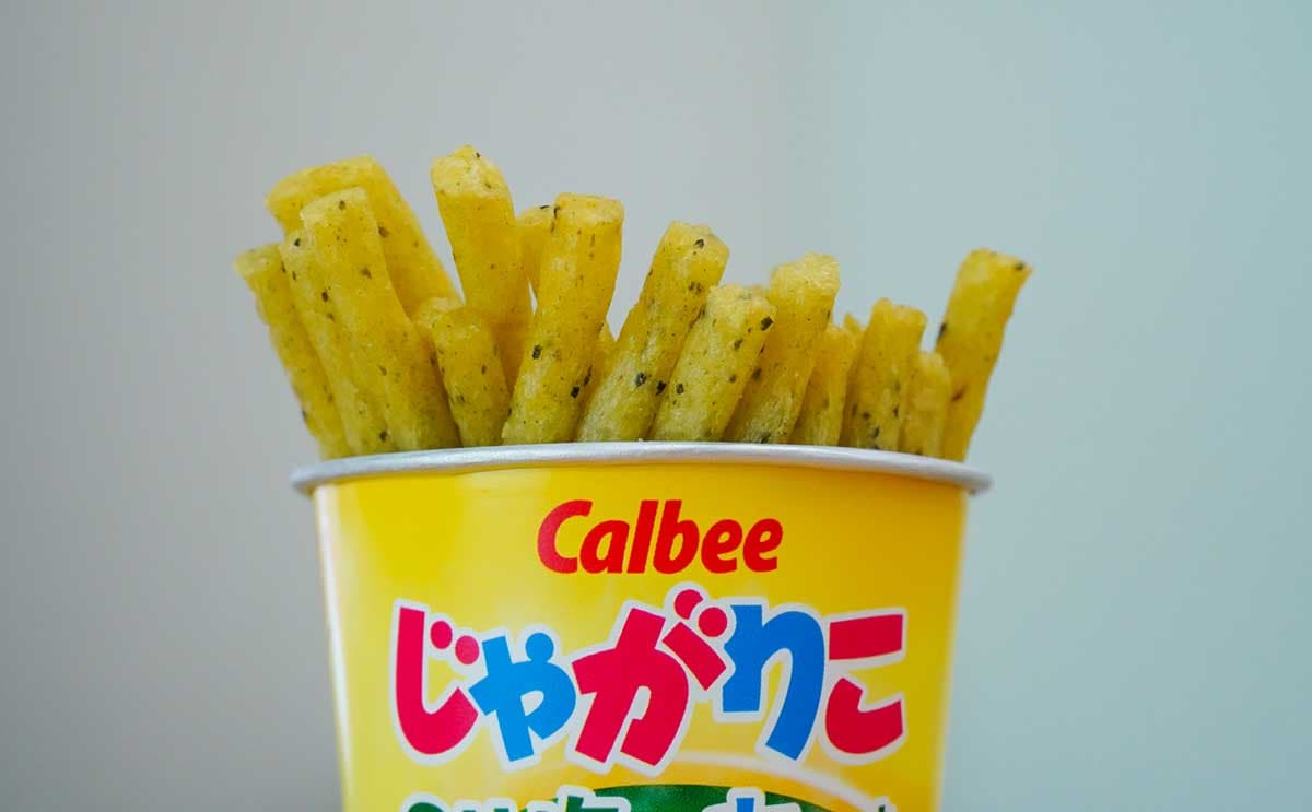 「通年販売して」「最強にうまい」限定【じゃがりこ】は間違いない味