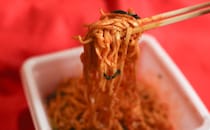 “痺れ”がクセになる。人気店監修のカップ麺は【ファミマ】で買える！【おすすめ3品】