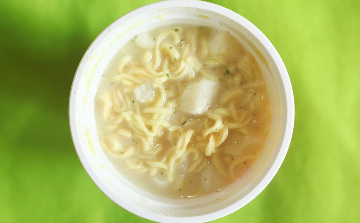 「くせになる」「レギュラー化して」いま話題の“甘じょっぱい”カップ麺とは?