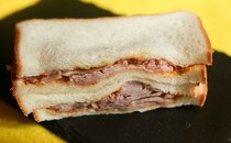 【ローソン】の『肉サンド』がハムまみれで最高だった