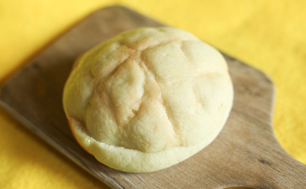 ありそうでなかった。【ローソン】のメロンパンは中に秘密が！