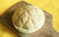 ありそうでなかった。【ローソン】のメロンパンは中に秘密が！