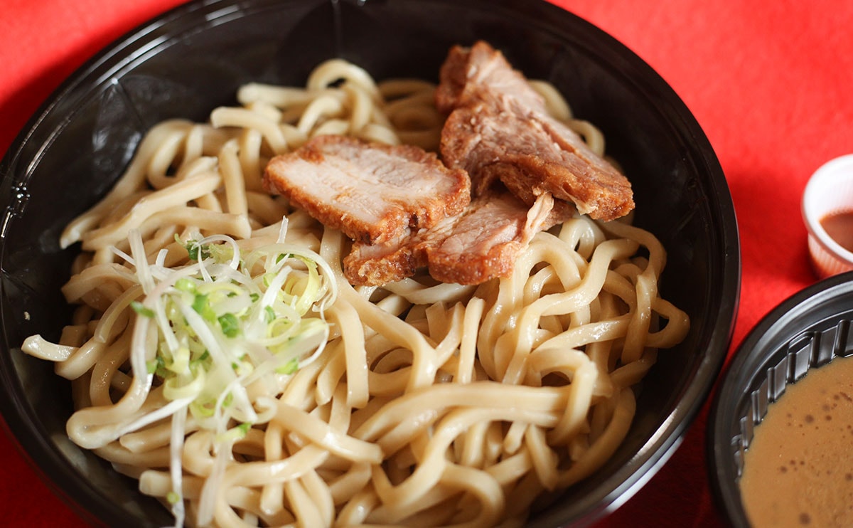 名店の味を【ローソン】で。599円の絶品『つけ麺』は地域限定