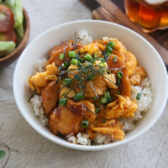 疲労回復に筋肉増強の簡単スポ飯！ふわとろ卵の「照り焼き親子丼」