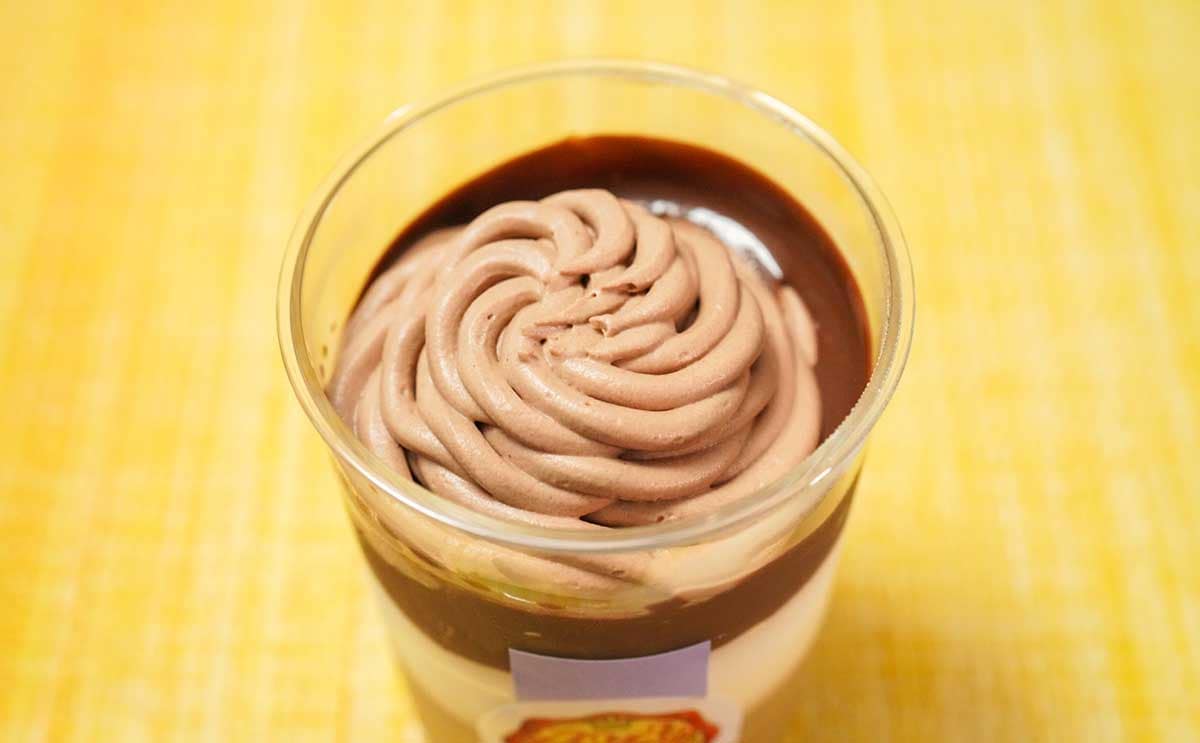 「高級感ある」「食べたら飛ぶよ」【セブン】新作スイーツをようやくゲット!