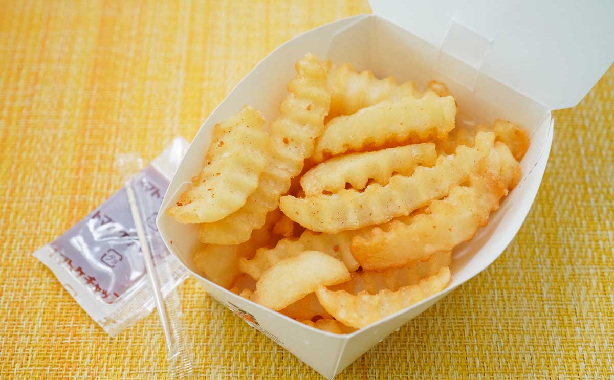 【セブン】新発売のホットスナックを食べたら「マイクロマジックフライドポテト」を思い出した