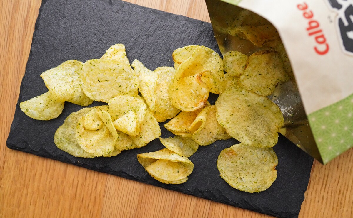 「マジでおいしい」「華やかだった」【コンビニ限定】のポテトチップスがやみつきになる