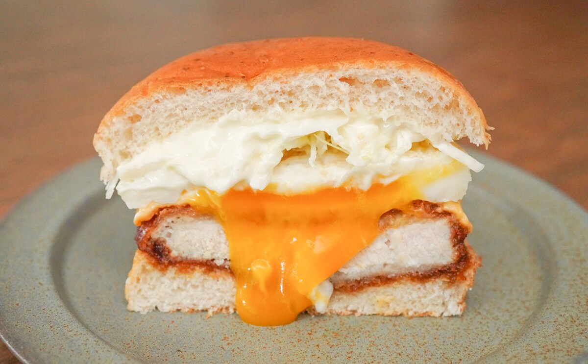 「月見系で一番好き」「うまくて驚いた」人気の限定バーガーとは