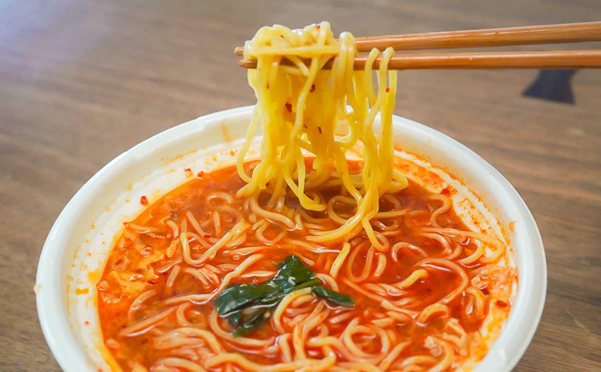 「ハマりすぎてる」「おすすめ」【セブン】の激うま麺が帰ってきた!