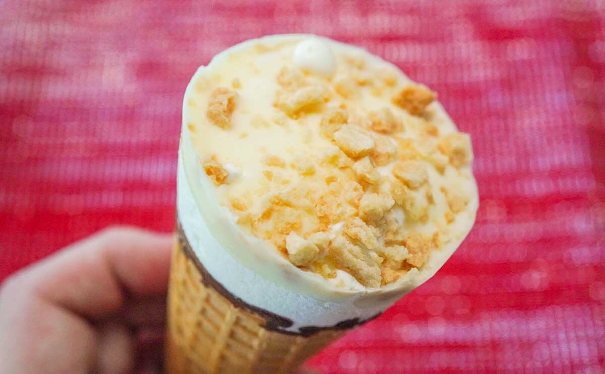 「何なのうまっ」「最強のアイス」白い【ジャイアントコーン】に注目!