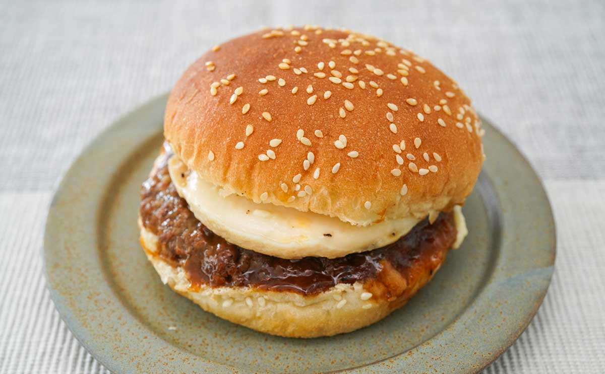 「美味でした」「けっこうイケる」【セブン】新発売バーガーとは
