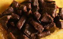 「ハマりそうな予感」「未来永劫売って」【ファミマ】の新商品がうまいと話題【チョコ系3品】