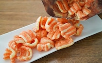 【セブン】新発売のスナック菓子、ピザポテト風のニオイがする