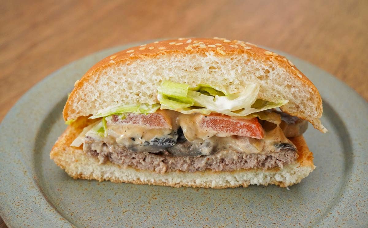 「Mより好き」「めちゃ美味しい」【バーガーキング】限定商品を食べてみた
