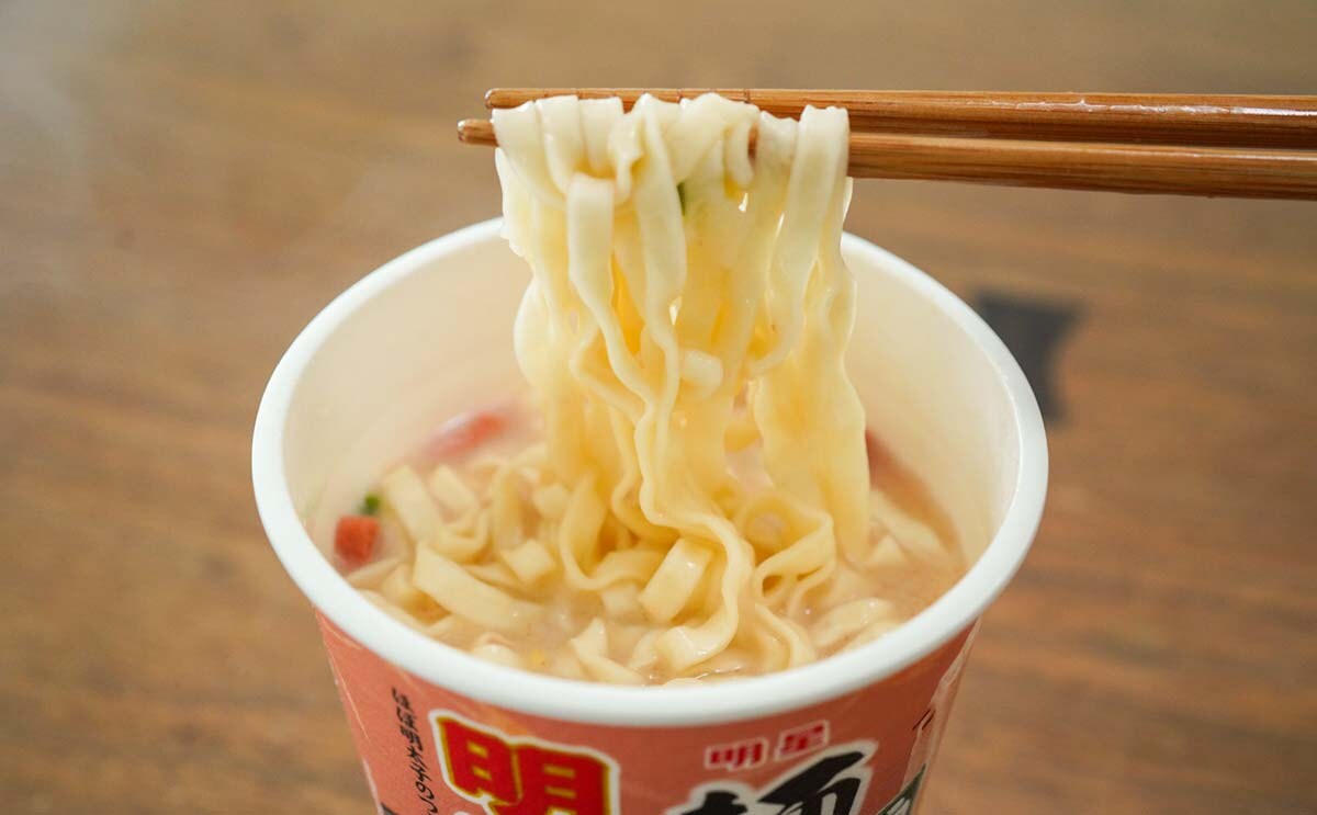 「ご飯ぶちこみたい」「めっちゃうまい」【セブン】で発見したカップ麺にハマる