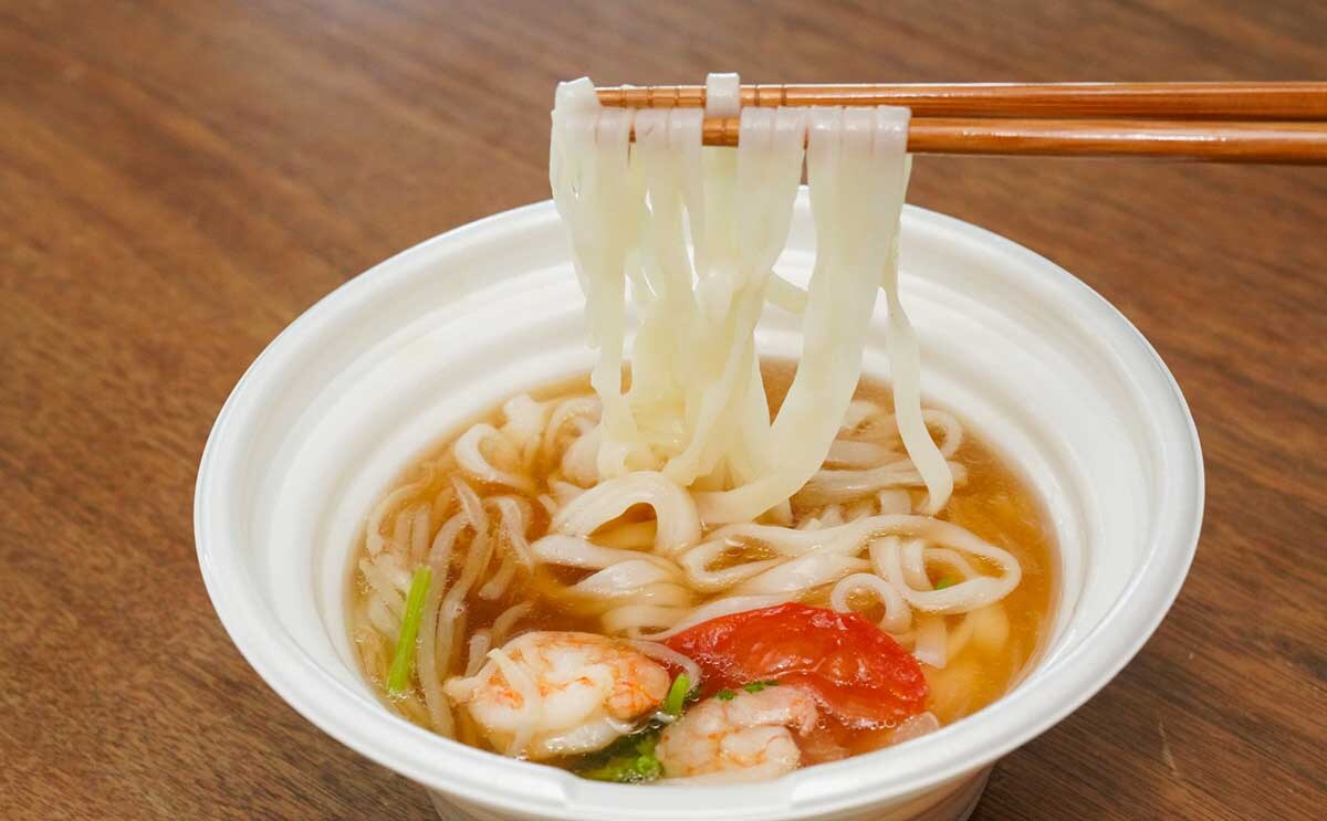 【セブン】新作麺に「汁うますぎ」の声