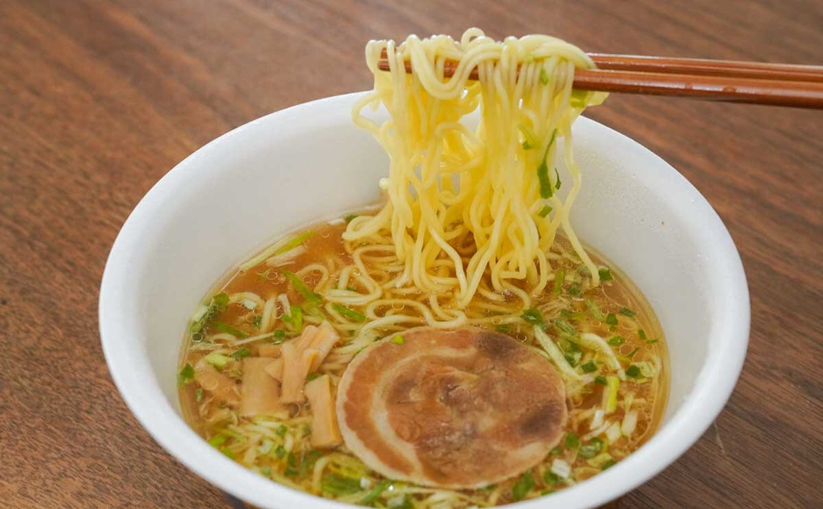 「ちょっと買ってくるわ」【セブン限定】北海道の名店がカップ麺に