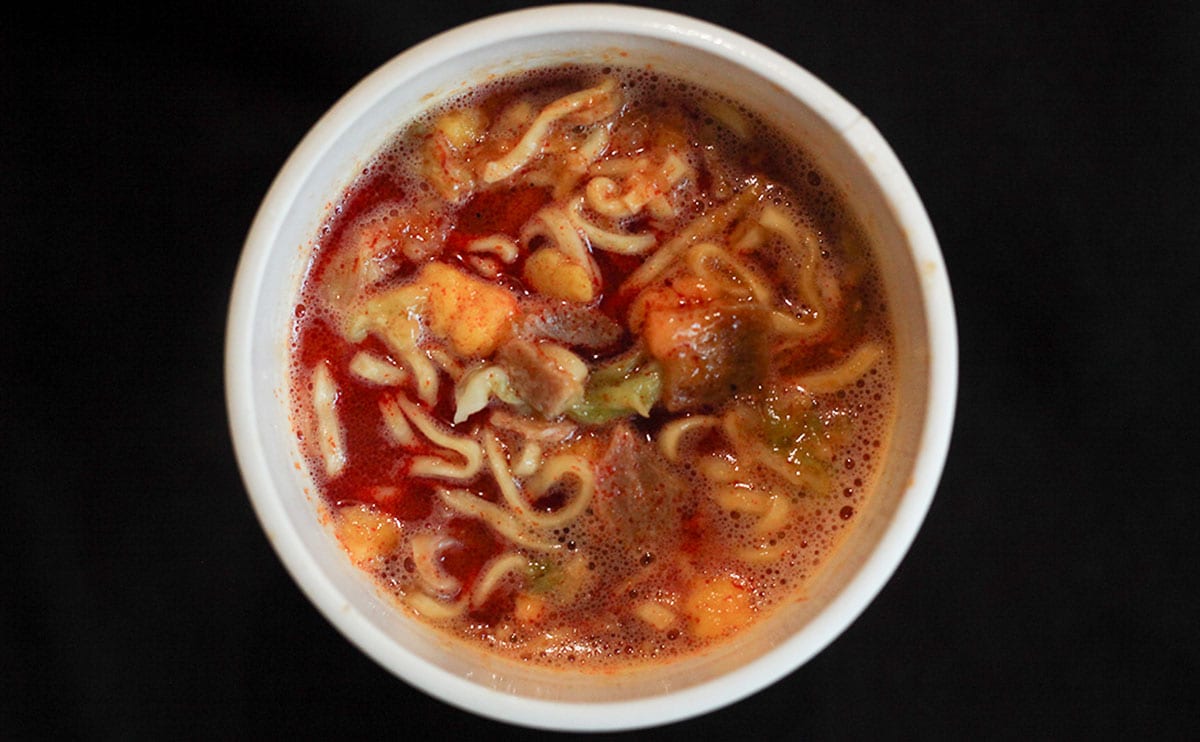 「激うま」「辛すぎない」「好きすぎる」【蒙古タンメン中本】の新作カップ麺