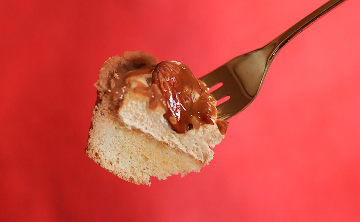 「激うま」と噂の【ローソン】新作スイーツを食べてみた