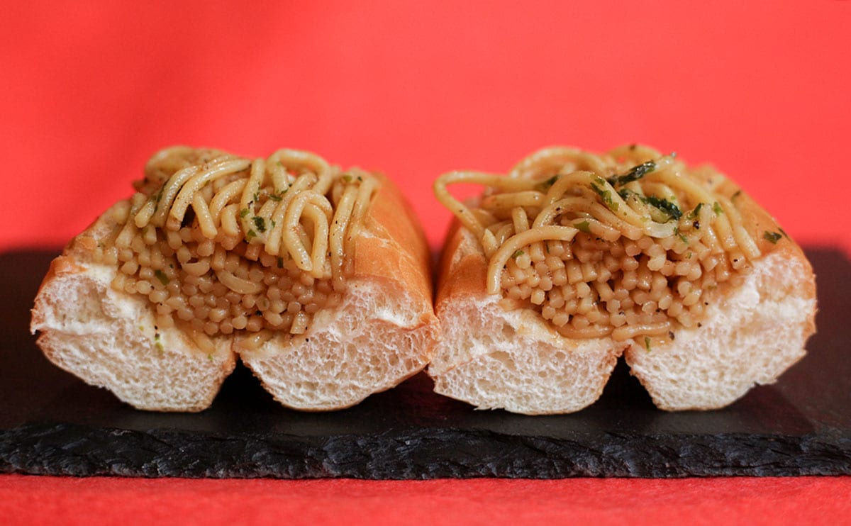 まさかのあっさり系。ローソンの『焼きそばパン』はソースじゃない!?