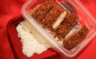 「大満足」「極厚」【松のや】が“ヒレは小さめ”の常識を打ち破ってくれた