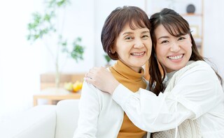 実母は「私を理解してくれて、よい距離感を保てる」⇒一方、義母は…≪どっちの“母”と仲良し？≫