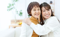 実母は「私を理解してくれて、よい距離感を保てる」⇒一方、義母は…≪どっちの“母”と仲良し？≫