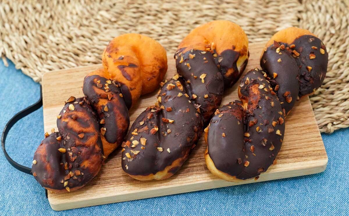 1袋528kcal【セブン】ボリューム感のあるドーナツが200円以下で買える