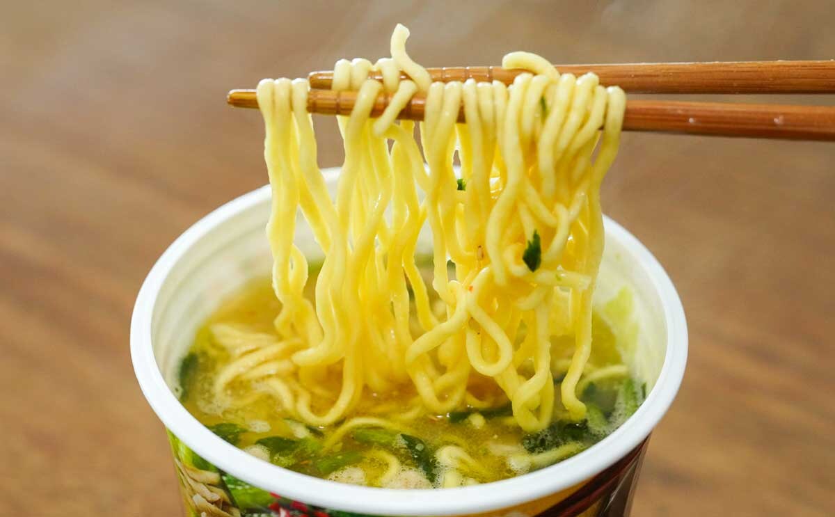 「買い溜めした」【セブン】人気店監修のカップ麺復活に喜びの声