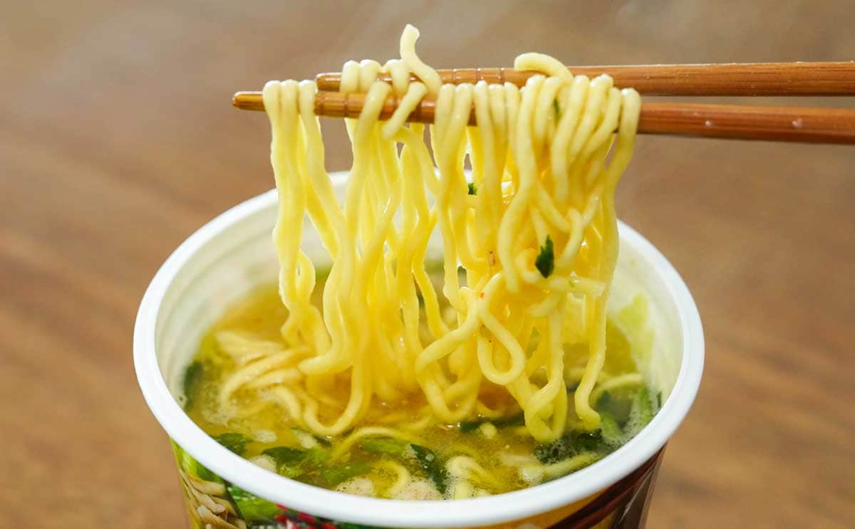 「買い溜めした」【セブン】人気店監修のカップ麺復活に喜びの声