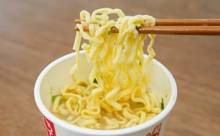 「超うまいよ」【超極太麺】のカップ麺が全国発売に