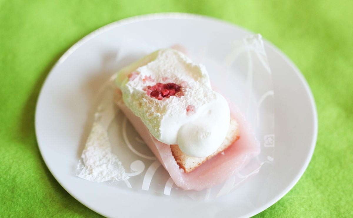 「予想を超えたおいしさ」『雪苺娘』に似ていると噂の【ローソン】新作スイーツ