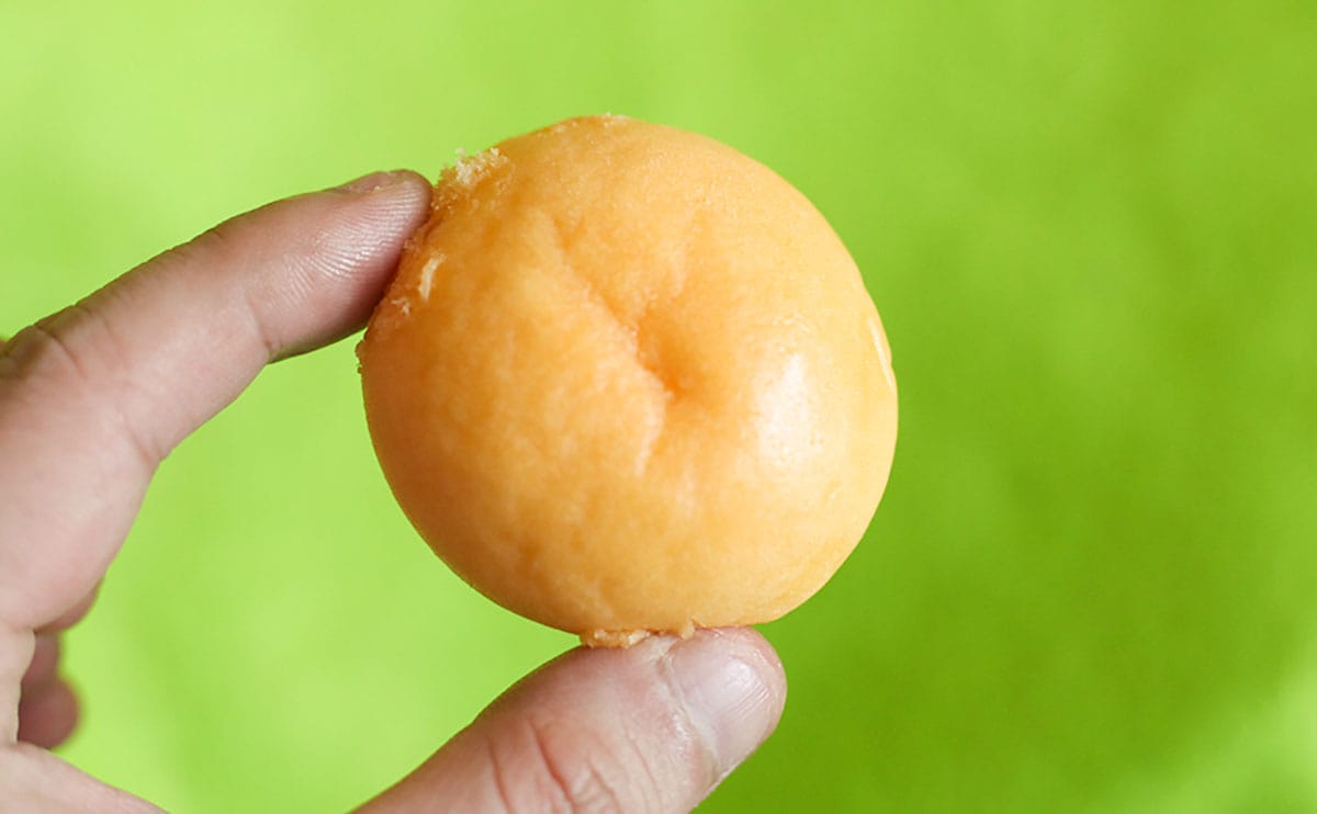 「ほっこりする味」「激ハマりしてる」ローソンの『たまごぱん』が安くてうまい