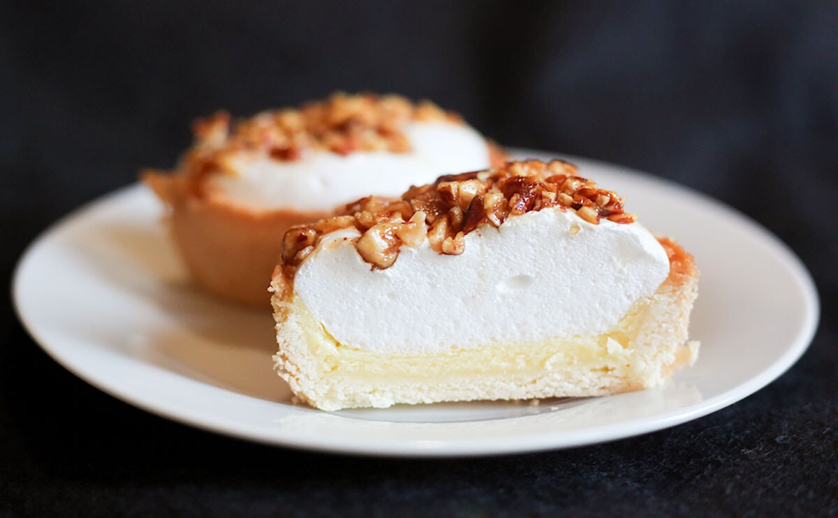 ローソンで発見。金パッケージでゴージャスな『ロッキー・スモア』