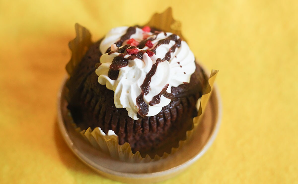 「マジうまい」ローソンの『フォンダンショコラ』は割ってびっくり!?