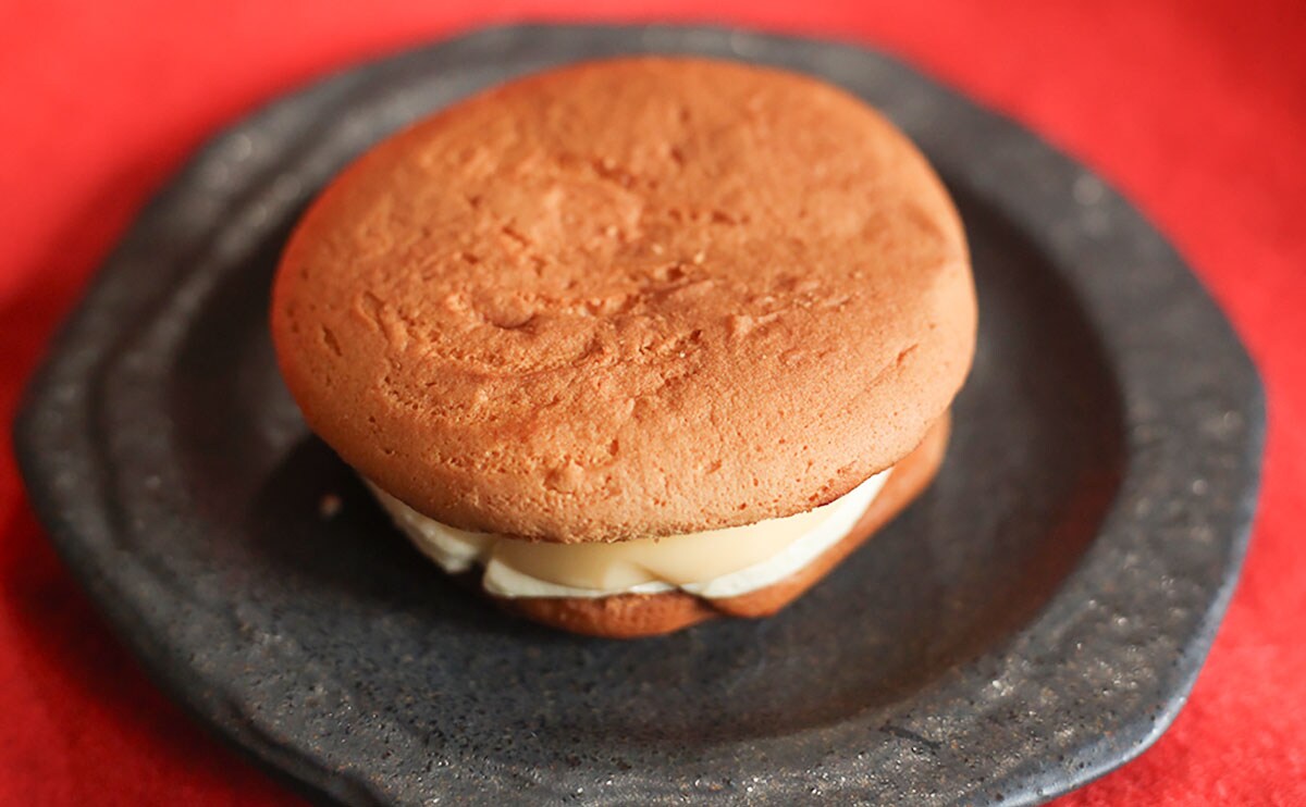 「満足感ある」「好き」ローソンの『プリン』は手で食べる!?