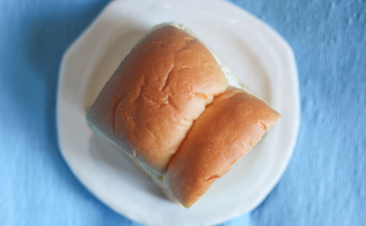 おいしく食べて、消費拡大。ローソンの『牛乳パン』が地味だけどうまい