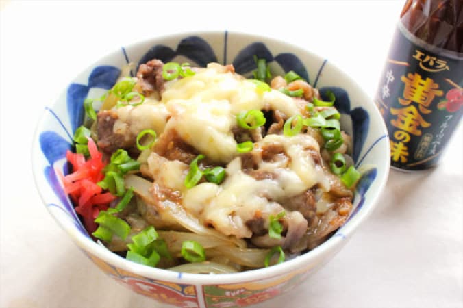 【5分でごはんだよ～】煮込なくていいの⁉レンチンで超時短「チーズ牛丼」に挑戦♪味つけはあのタレ！