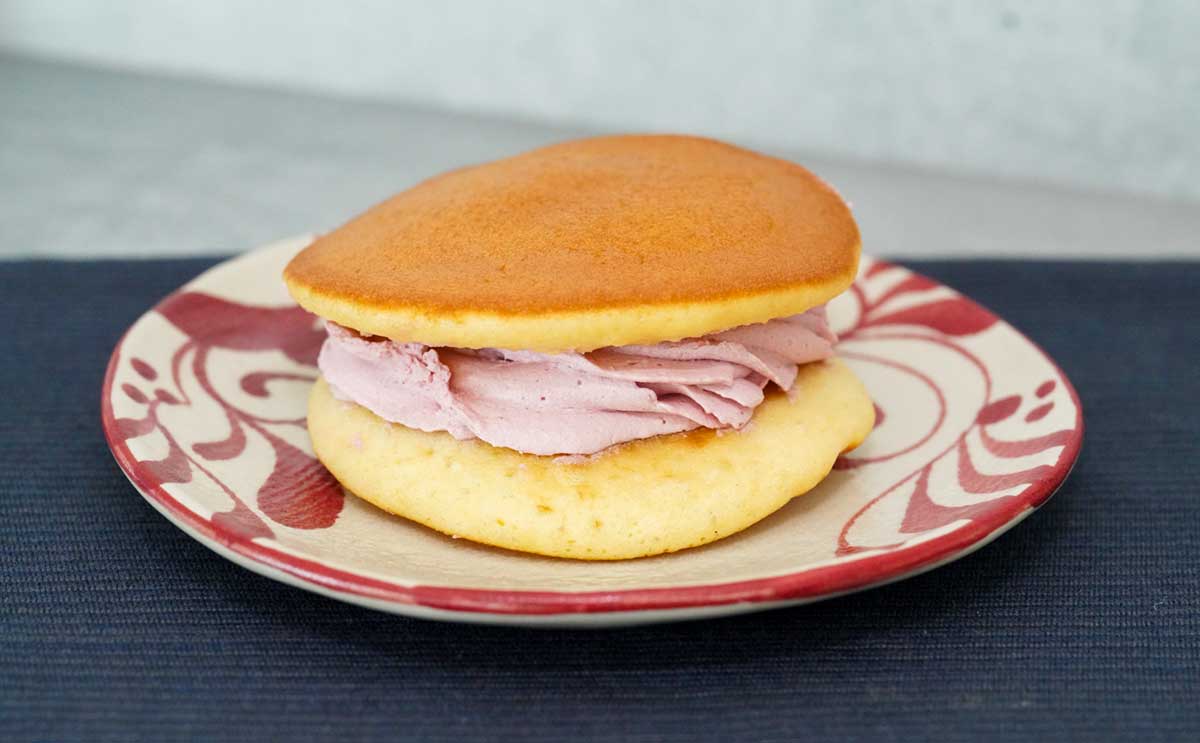 「甘すぎないのが良い」【セブン】2種クリームを使用したスイーツとは